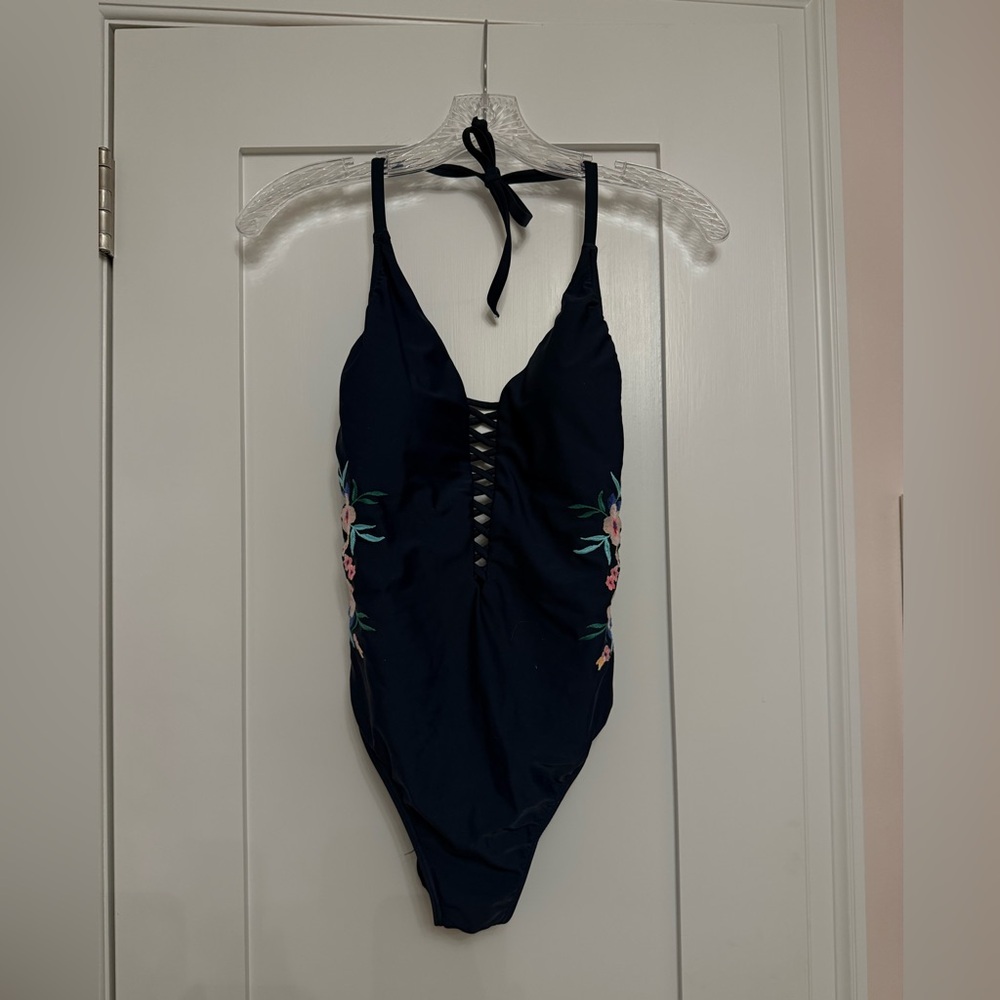 Hollister One-Piece Swimsuit – Size Small